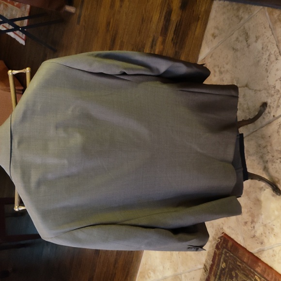 Custom made Suite by Skipp Murray 46R - Picture 2 of 5